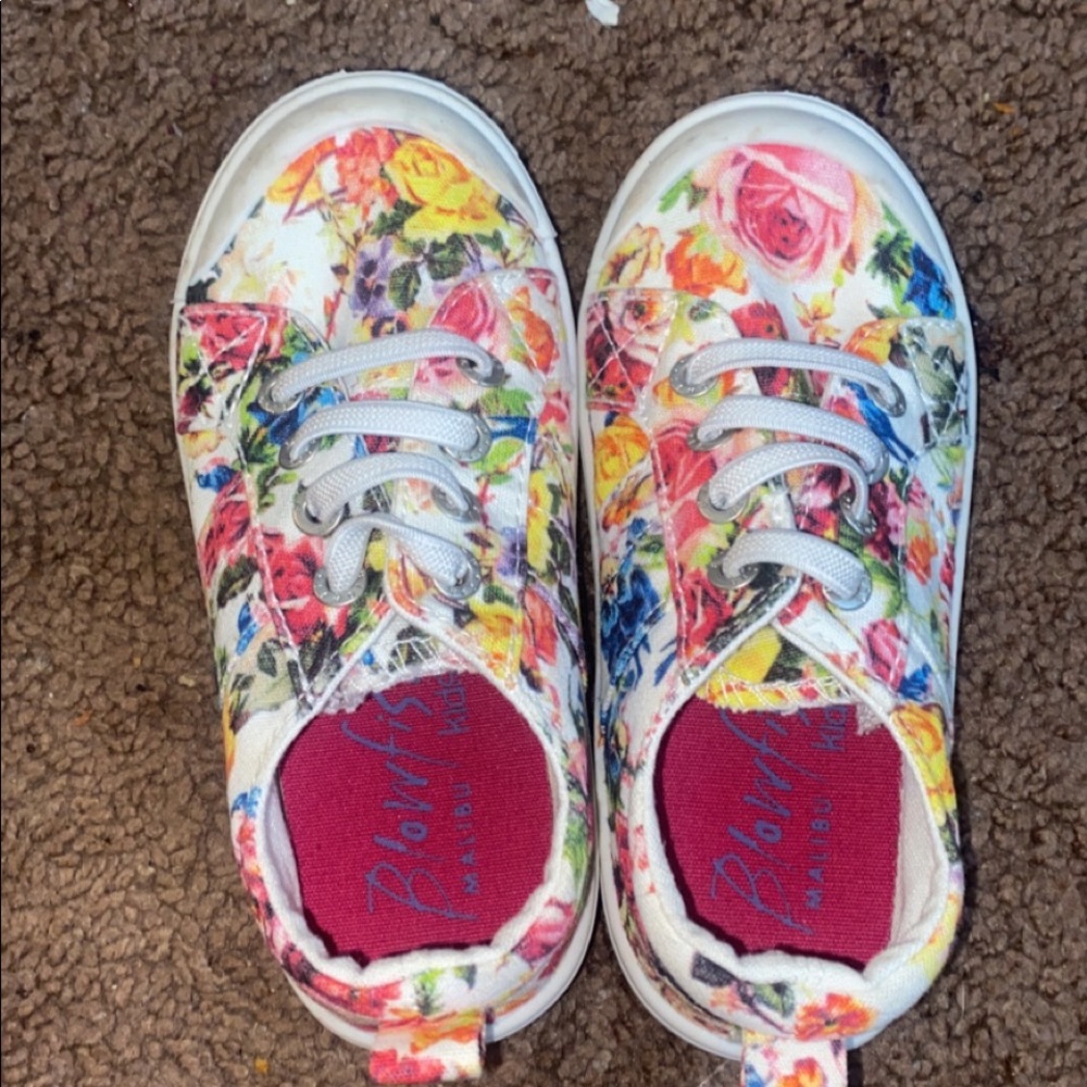 Size 9 toddler shoes